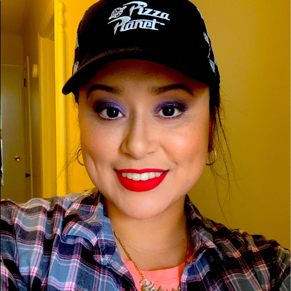 Meet your Posher, Valeria